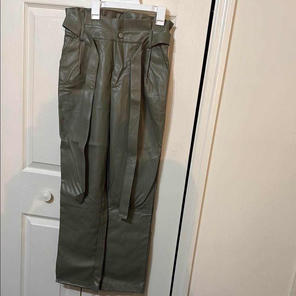 Gilli Green High-Waisted Trousers